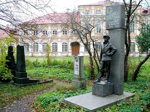 Кладбище Коммунистическая площадка Александро-Невской лавры